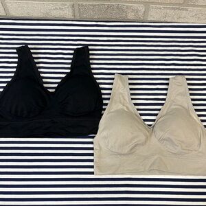 2 Pack of Wireless Bras Gray and Black Size Medium